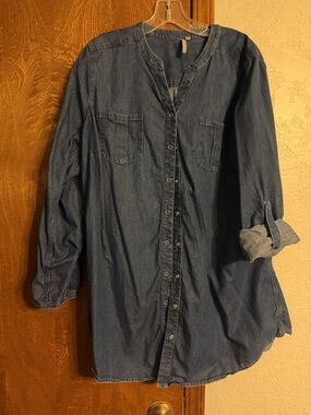 new directions Denim Button-Front Tunic in Medium Blue